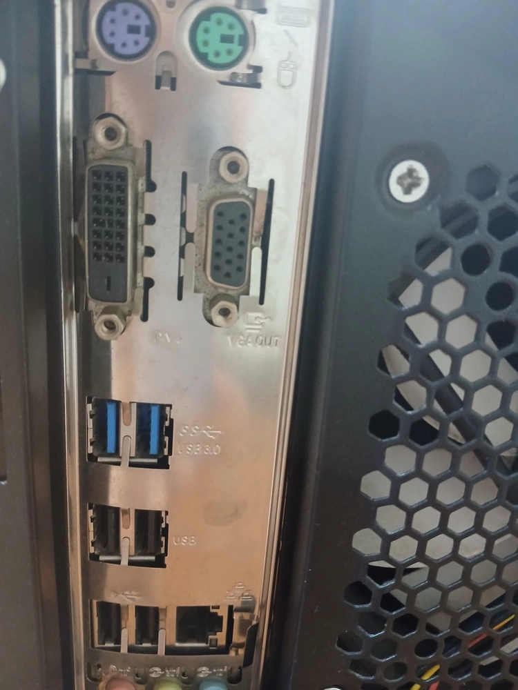 WIN11 인텔i5 CPU i5-6500 삼성ddr4 8G램 SSD 사무용 PC 고속 피시 데스크탑 컴퓨터 본체 이미지