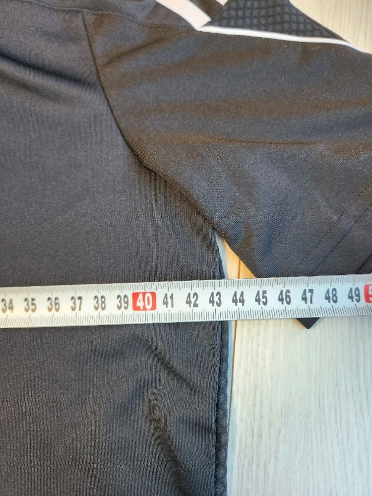 아디다스 키즈 티로 23 리그 저지 티셔츠 블랙 사이즈160새상품급인데 앞쪽 에어로레디 y자 벗겨짐(사진) 외에는 이미지
