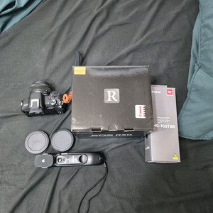 캐논 eos r50 카메라 +번들렌즈 +캐논 삼각대판매합니다. 이미지