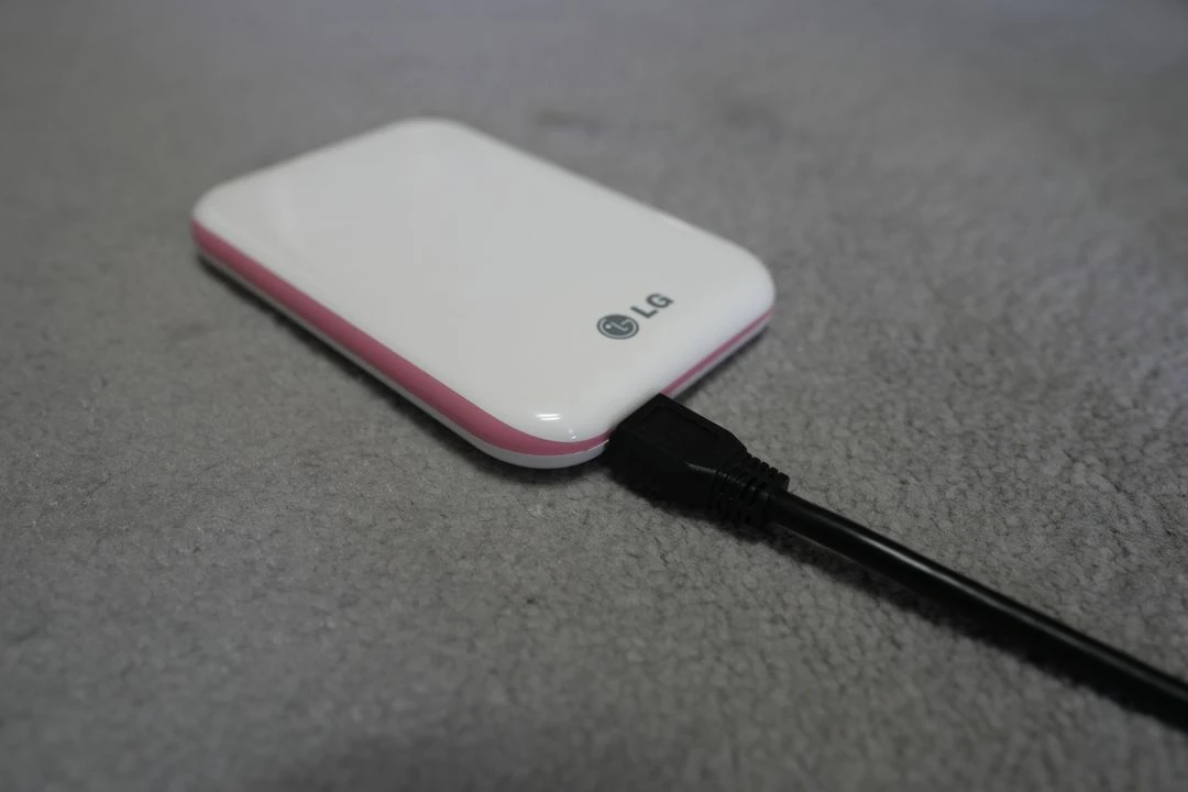 LG 외장하드 (HDD 2.5) 1T, 하드케이스 포함 6만 5천원에 판매 이미지