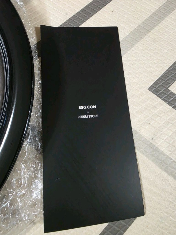 SSG.COM LEEUM STORE 호작도 폴딩 테이블 새상품 판매합니다. 이미지