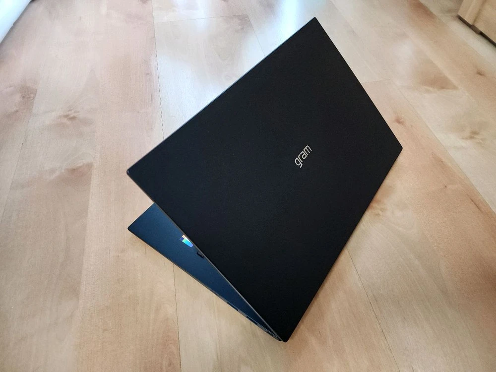 [최고급] LG 그램 23년형 13세대 12코어+ i5 극초경량 999g 이미지