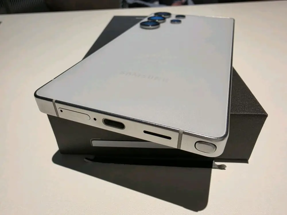 갤럭시 S25 울트라 512GB 티타늄 화이트 실버 새제품급 (삼케플 양도 가능) 이미지