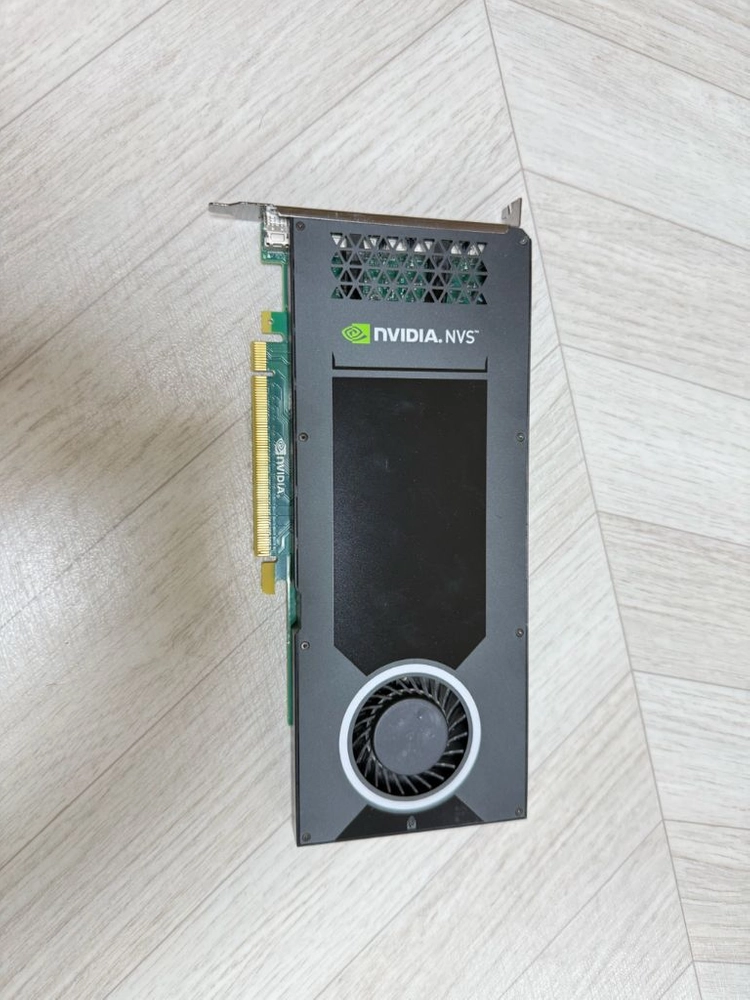 AI 그래픽카드 엔비디아 nvs810 이미지