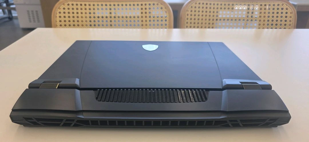 msi titan gt77 hx13v 4090그래픽 UHD 게이밍노트북(풀박스) 이미지