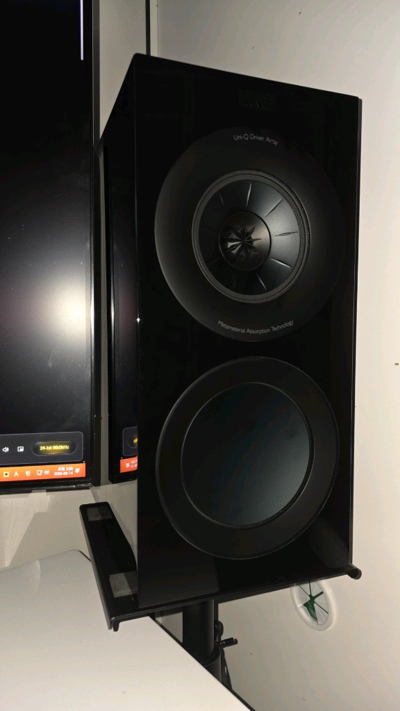 KEF R3 Meta 검정 -> 화이트 교환 하고 싶습니당 - 안심되는 중고거래