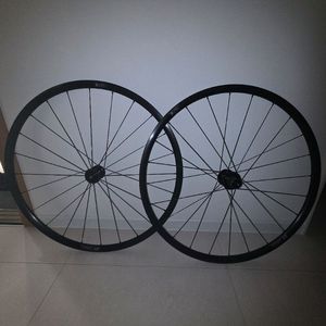DT SWISS R470 휠셋 이미지