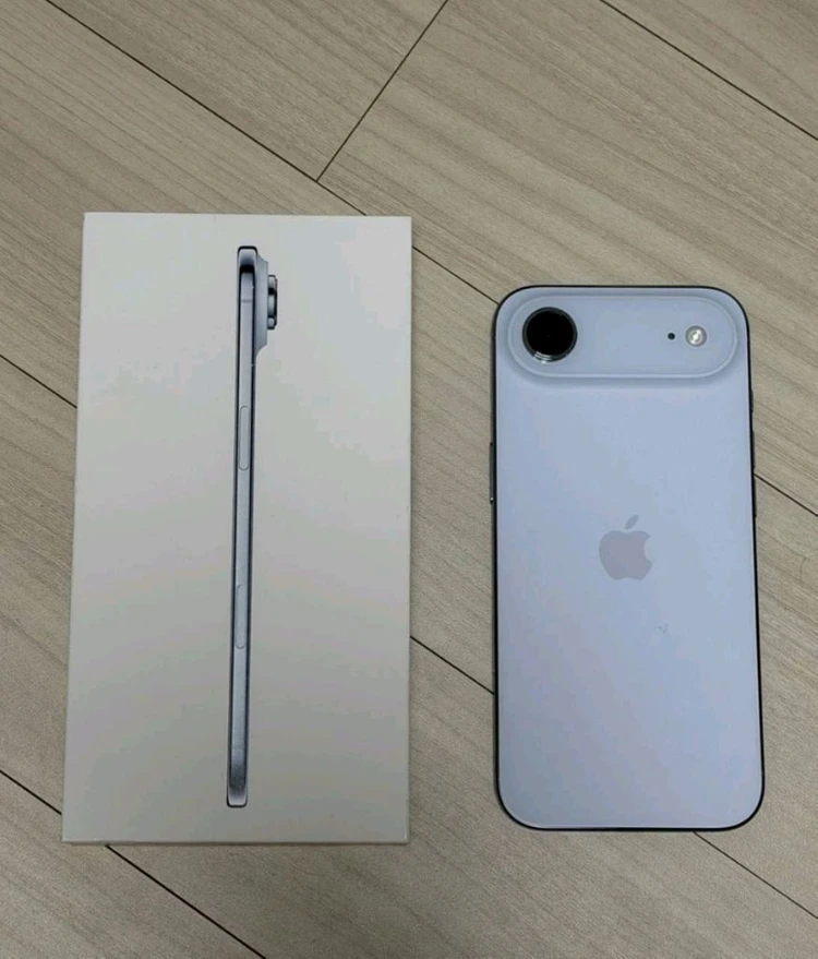 아이폰 에어 스카이블루 256GB 자급제 풀박스 (애플케어플러스) 이미지