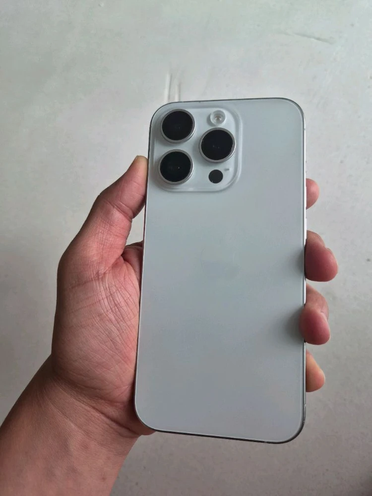아이폰 15 pro 256기가 화이트 배터리 100프로 이미지