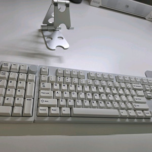 올화이트 CNC 풀 알루미늄 키네틱스 헤르츠 87 & 헤르츠 21 키보드 팝니다 이미지