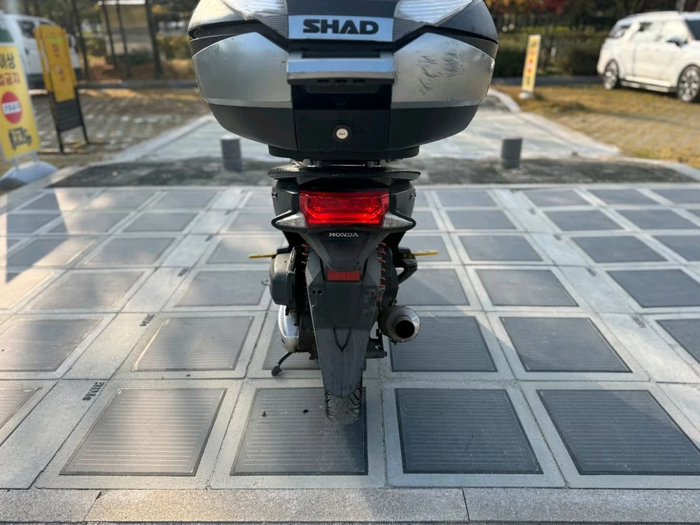 혼다 pcx125 16년 풀배기 스마트키차량 판매합니다 이미지