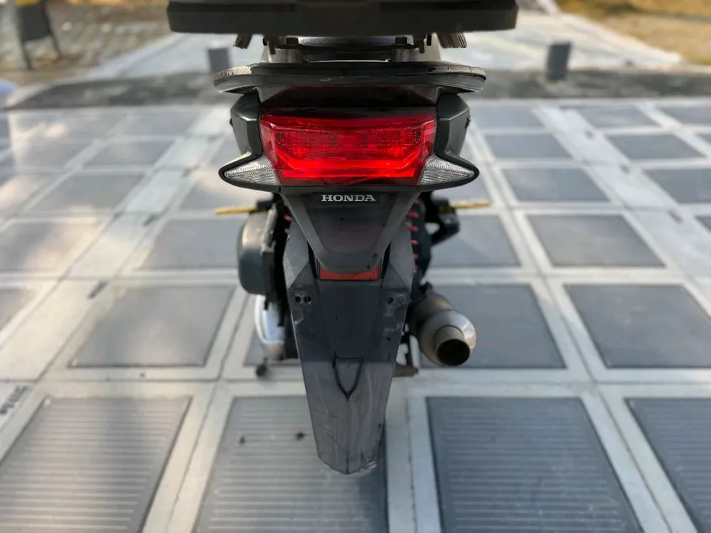 혼다 pcx125 16년 풀배기 스마트키차량 판매합니다 이미지