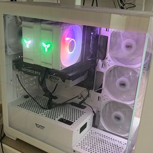 게이밍 컴퓨터 판매합니다 (cpu 7500F,gpu 5060ti 16gb, ram 32gb, ssd 1tb) 이미지