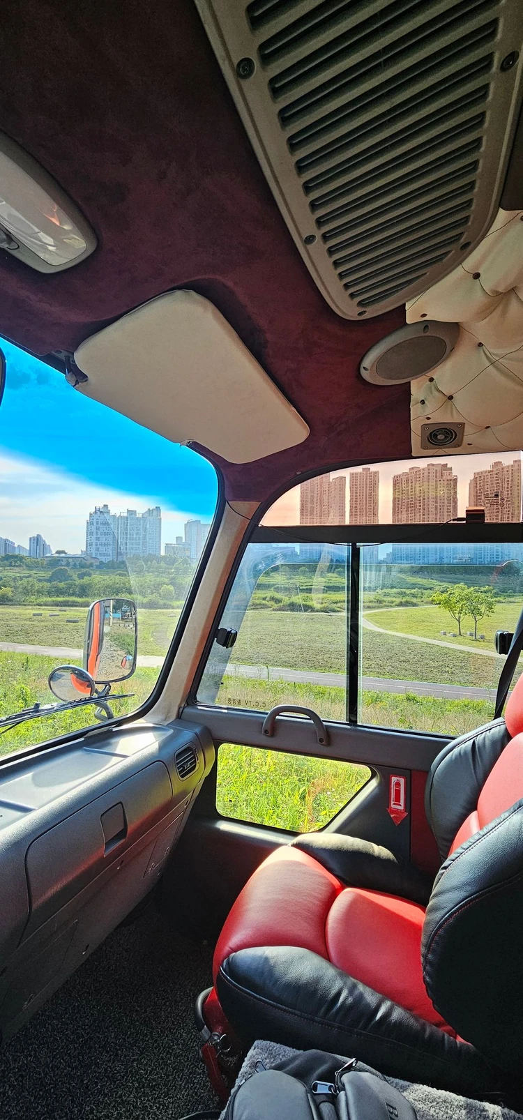 12년식 카운티 롱바디 캠핑카(2,100만) 이미지