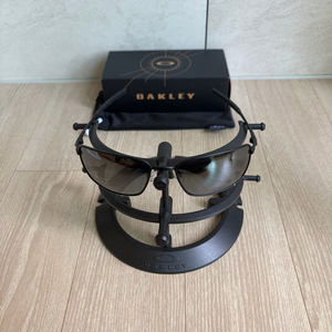 오클리 oakley 스퀘어 와이어 square wire 블랙 선글라스 이미지
