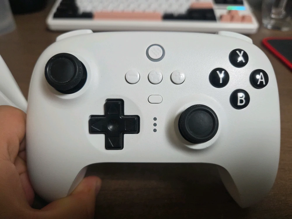 8BitDo 얼티메이트 1 컨트롤러 화이트 이미지