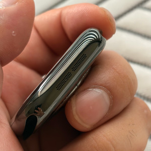 애플워치 10 티타늄 슬레이스 46mm 판매합니다. 이미지