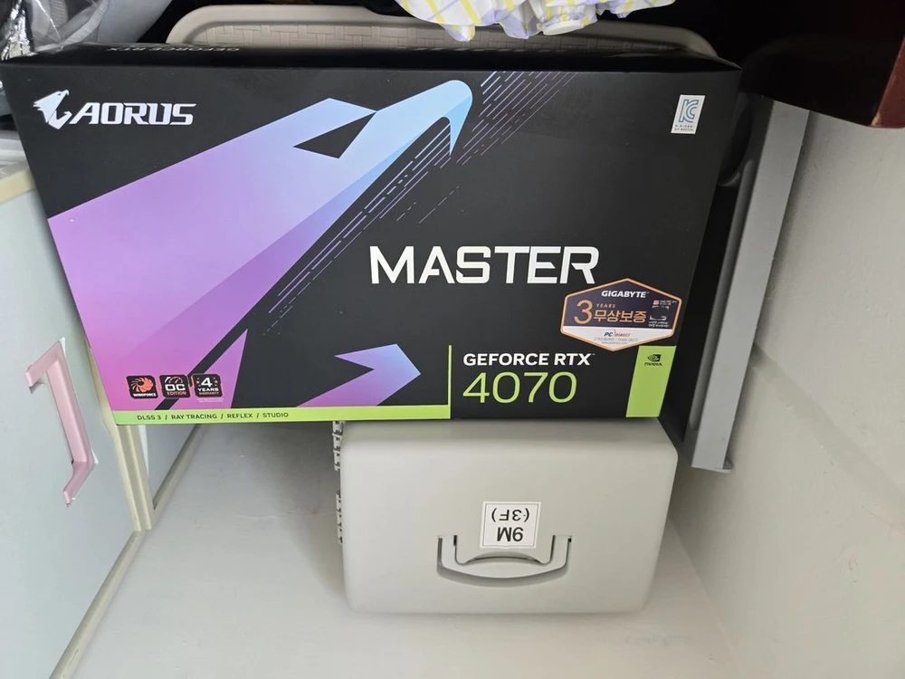 RTX 4070 AORUS MASTER + Ryzen 5 7600 게이밍 PC 판매합니다. 이미지