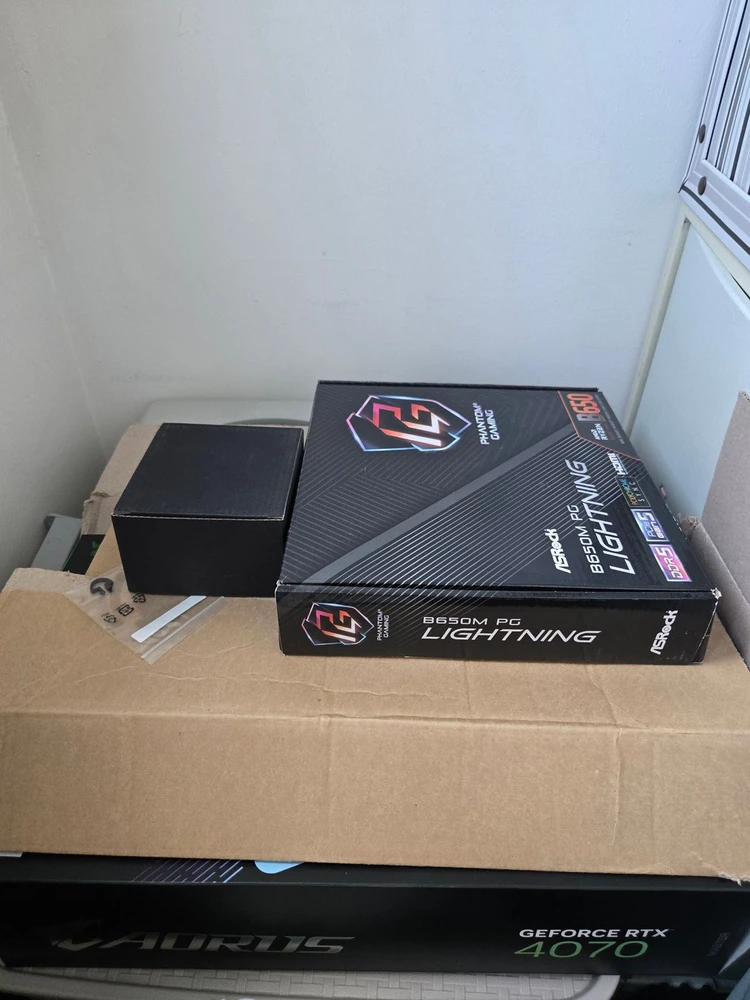 RTX 4070 AORUS MASTER + Ryzen 5 7600 게이밍 PC 판매합니다. 이미지