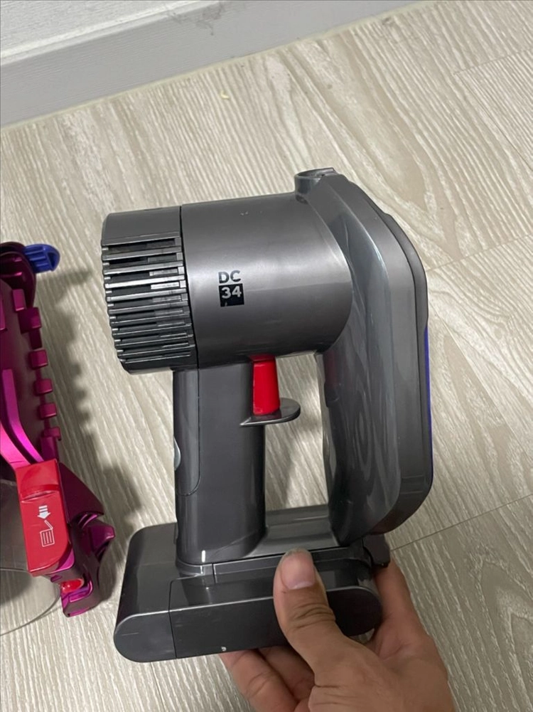 다이슨 무선 청소기 V7, V6, dc34 이미지