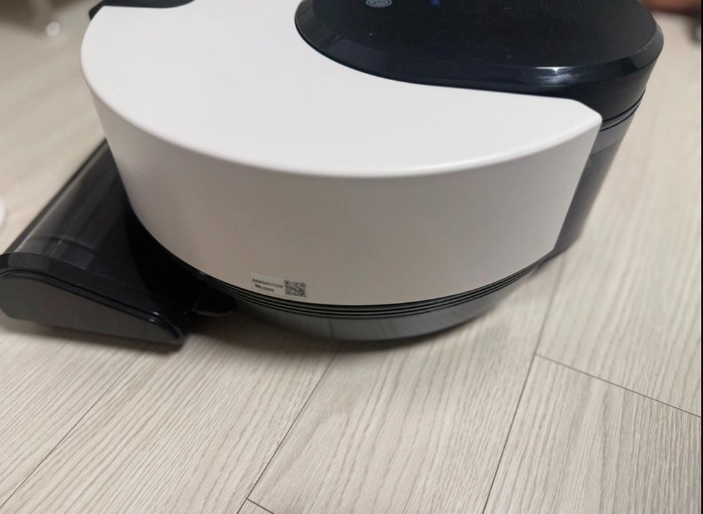 엘지 오브제컬렉션 코드제로 R9 올인원타워 로봇청소기 이미지