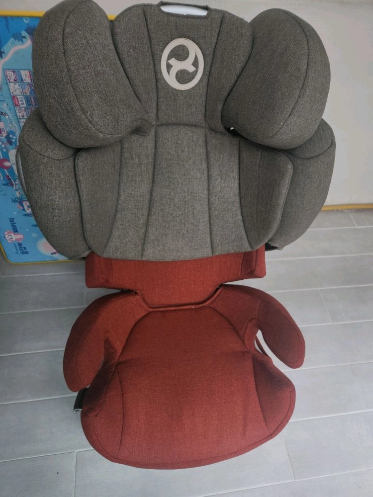 싸이벡스 카시트 이미지