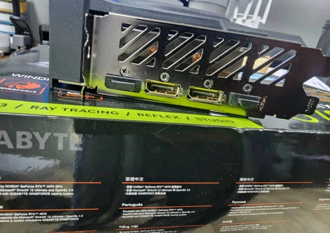 기가바이트 RTX 4070 그래픽카드 이미지