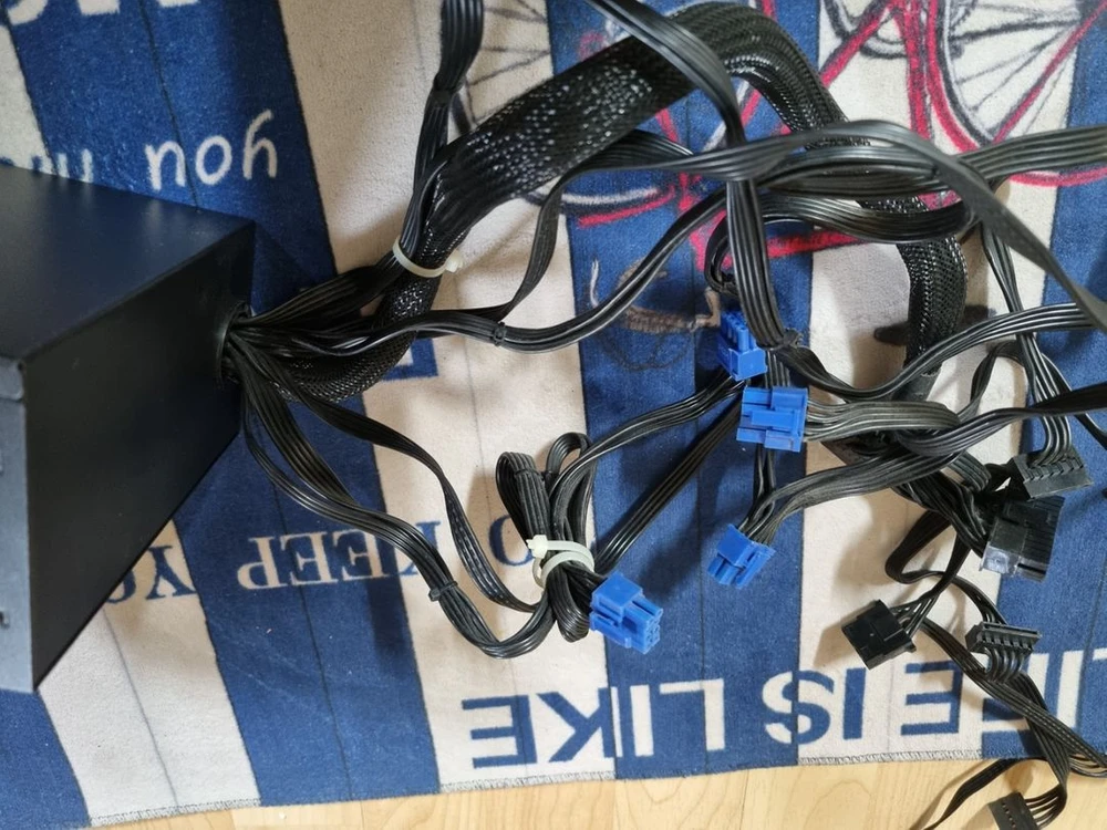 ELPIS 700w 파워서플라이 이미지