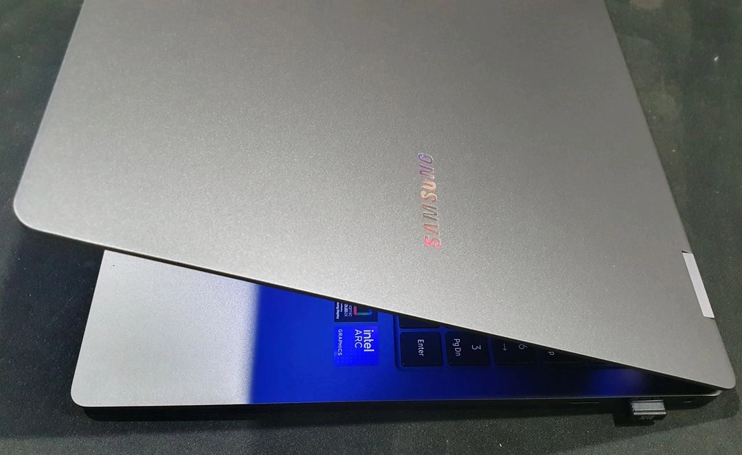 [S급 3개월 사용 ] 삼성 갤럭시 북5 프로 360 울코7 32GB 1TB (NT960QHA-KD72G) 그레이 이미지
