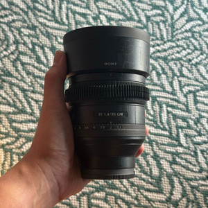 소니 FE 85mm F1.8 GM 렌즈 이미지