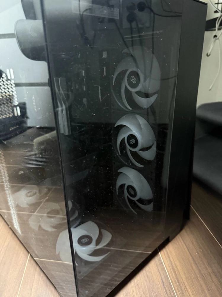 라이젠 9700X + 9070 XT 게이밍 OC 풀구성 본체 - 안심되는 중고거래