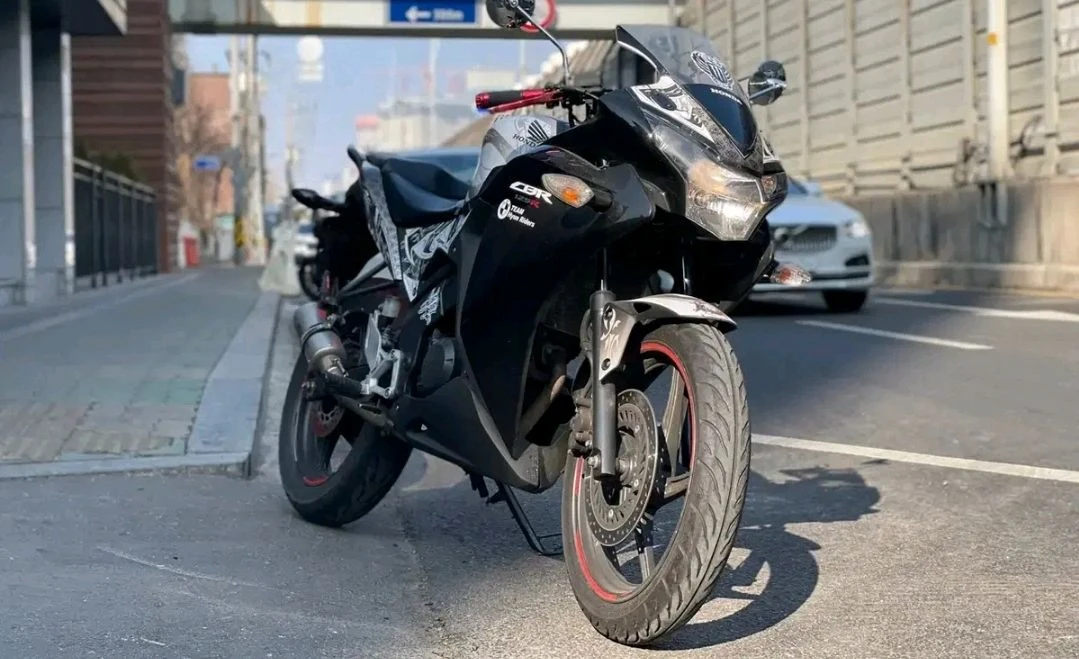 Cbr125 2015 SC슬립온 구변 2만KM 판매 이미지
