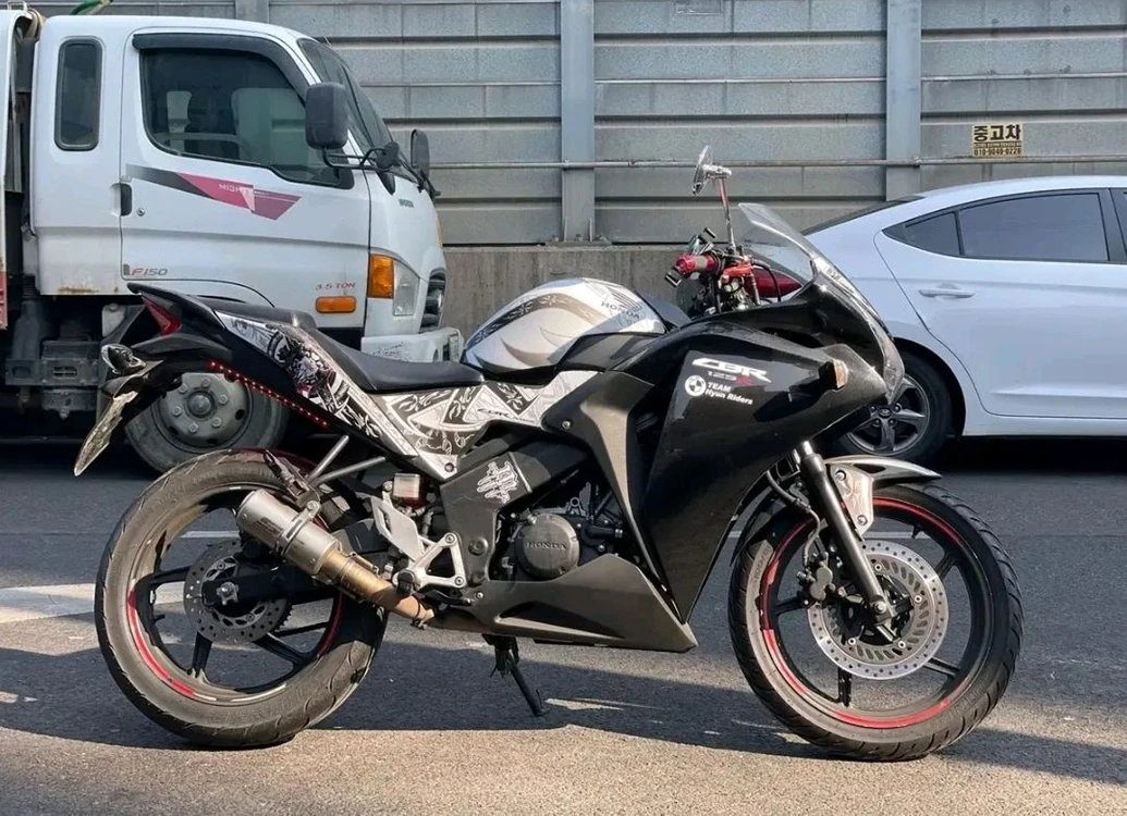 Cbr125 2015 SC슬립온 구변 2만KM 판매 이미지