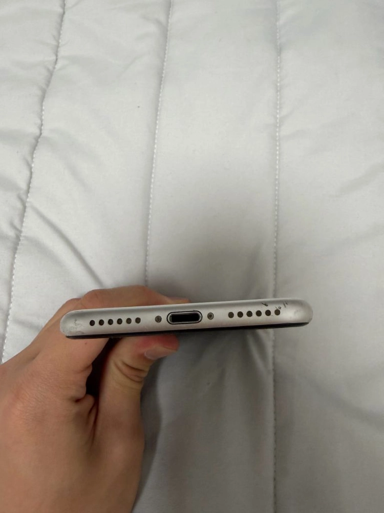 아이폰 SE3 스타라이트 128GB 이미지