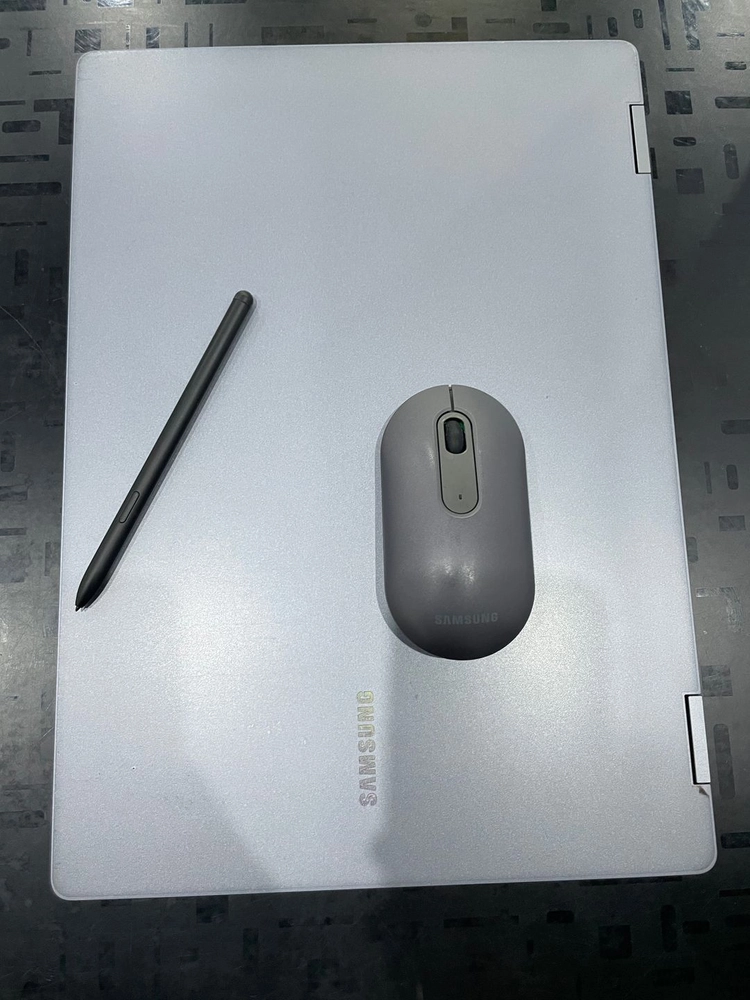 갤럭시북 4 pro 360(NT960QGK-K71AR)16인치. RAM 32GB / SSD 1TB 이미지