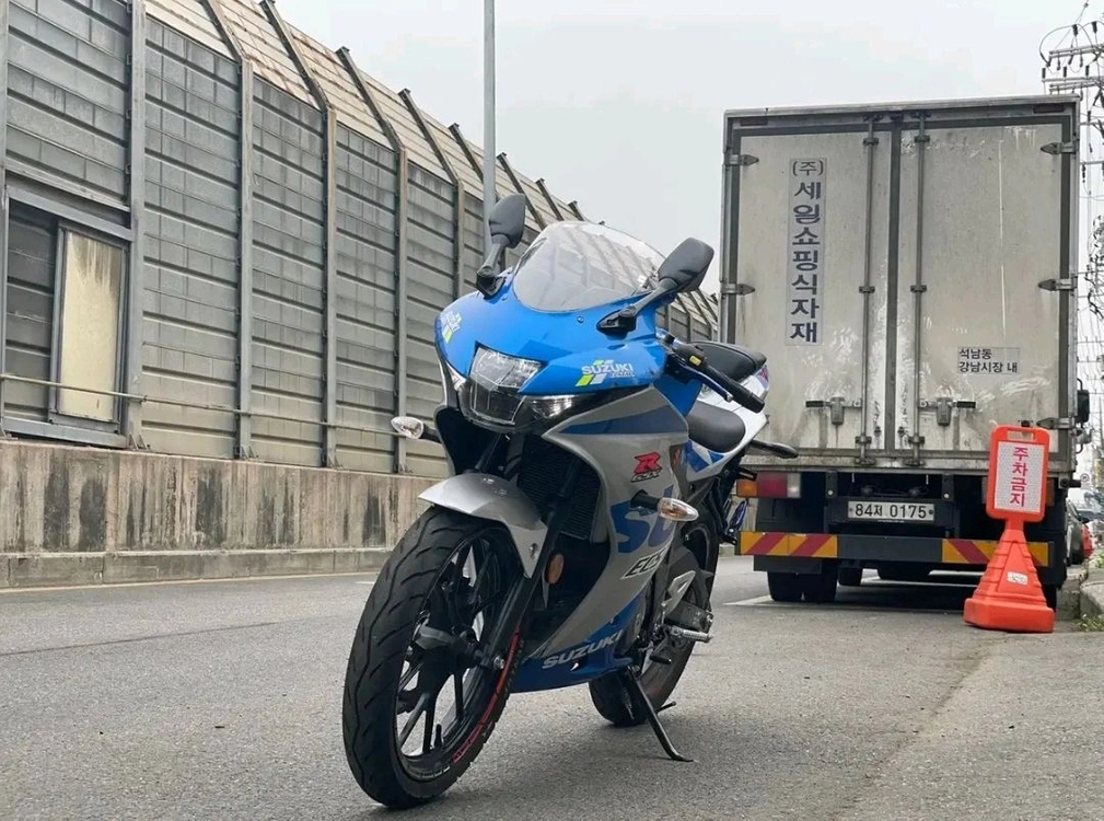 Gsx-r125 2022년 머플러 구변 튜닝바이크 판매 이미지