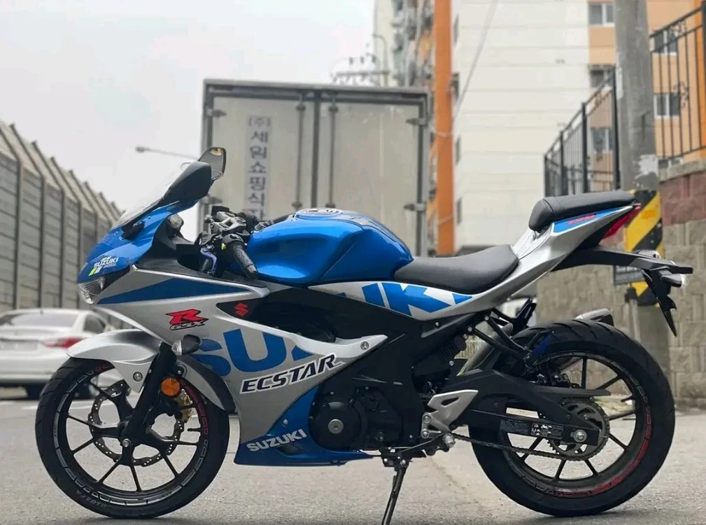 Gsx-r125 2022년 머플러 구변 튜닝바이크 판매 이미지