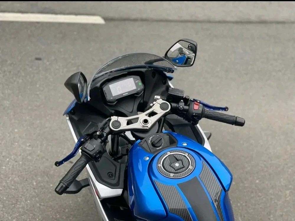 Gsx-r125 2022년 머플러 구변 튜닝바이크 판매 이미지