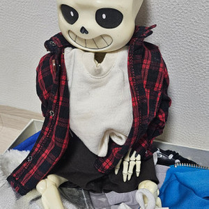언더테일 샌즈돌 구관인형 (펄샌즈 윗옷 포함 그외 옷들) 일괄 판매 이미지