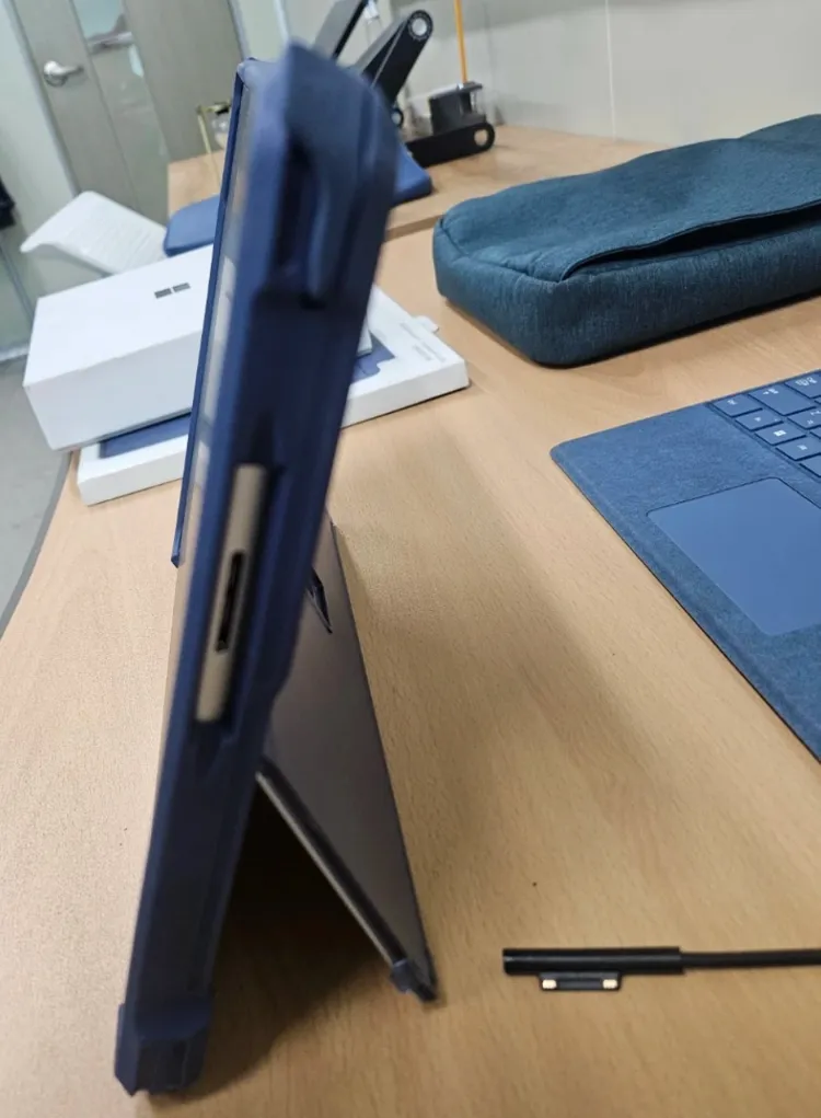 Microsoft Surface Pro 11세대 노트북 및 타입커버,슬림펜 판매 이미지