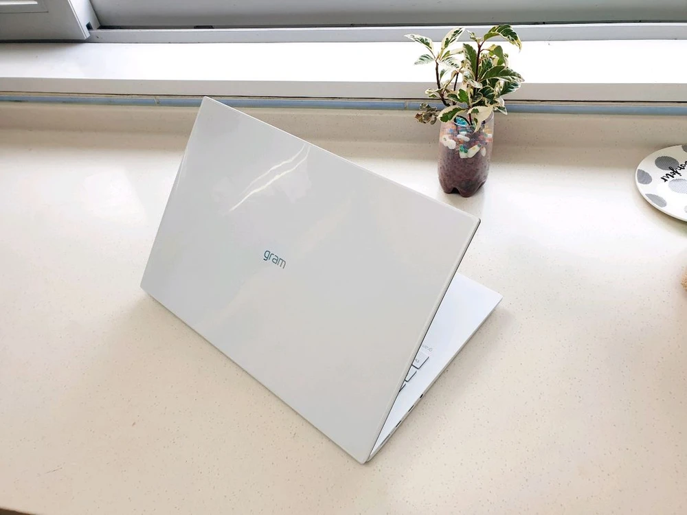 24년 신상급 LG 그램 16인치 고해상도 12코어+ i5 16G 최경량 이미지