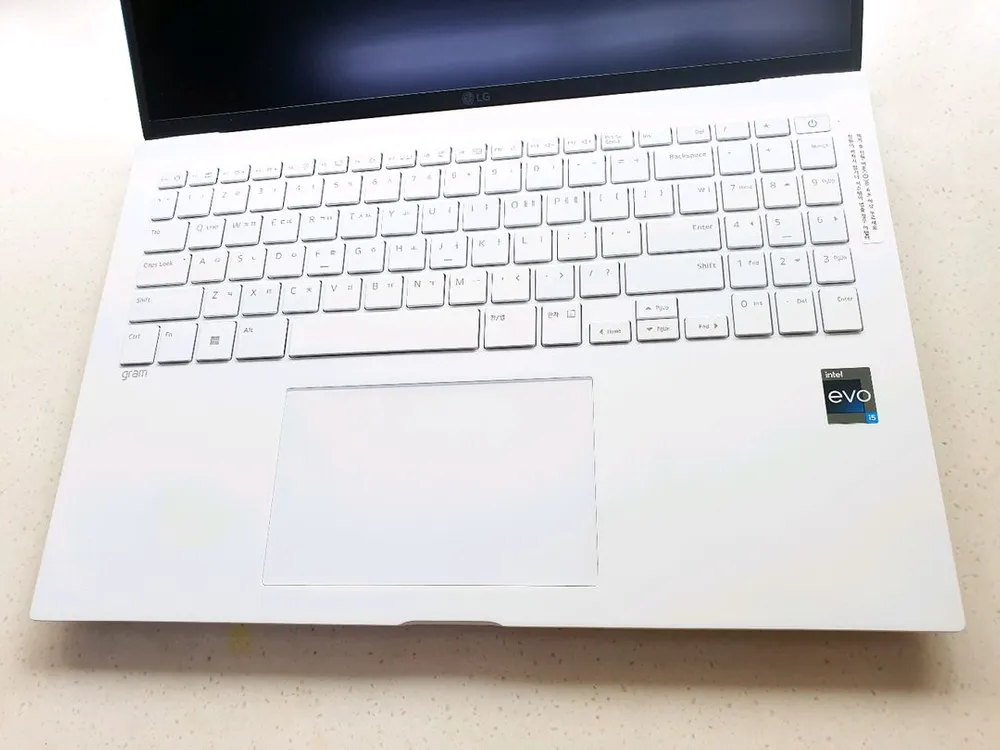 24년 신상급 LG 그램 16인치 고해상도 12코어+ i5 16G 최경량 이미지