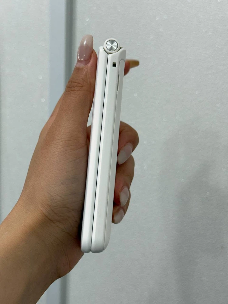 갤럭시폴더2 화이트 32GB Y1930 이미지