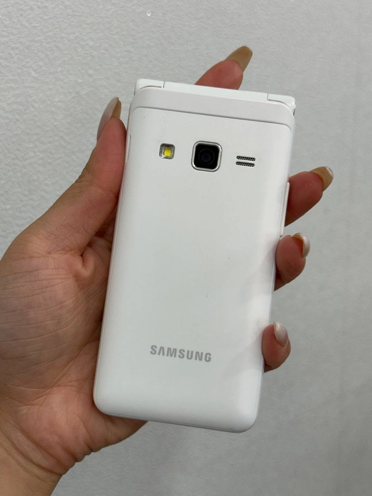 갤럭시폴더2 화이트 32GB Y1930 이미지