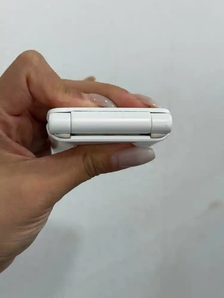 갤럭시폴더2 화이트 32GB Y1930 이미지