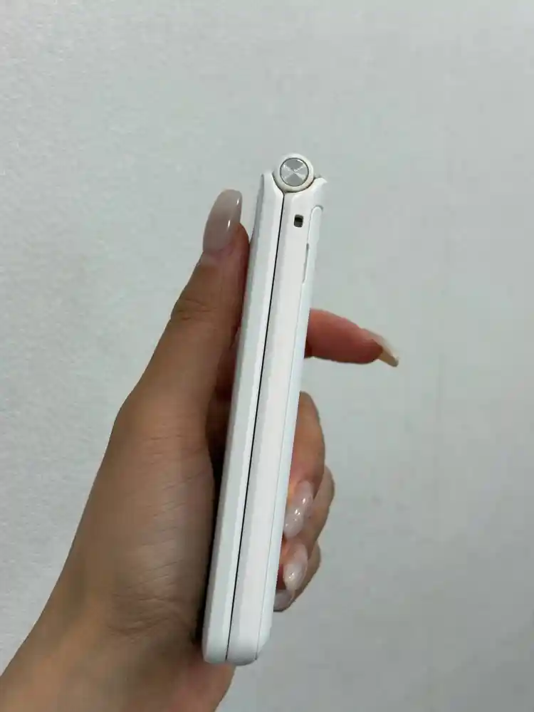 갤럭시폴더2 화이트 32GB Y1930 이미지