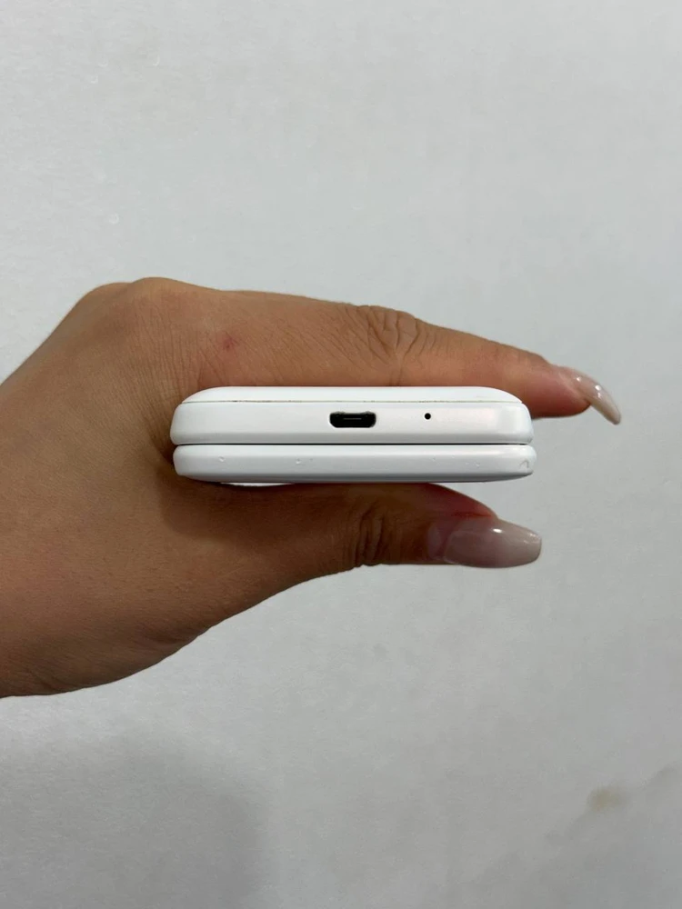갤럭시폴더2 화이트 32GB Y1930 이미지
