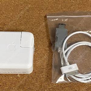 애플 아이팟 곰발팟 정품 충전기 케이블 30핀 파이어와이어 Firewire A1070 이미지