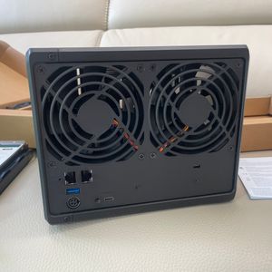 시놀로지 DS925+ 4Bay NAS + 32TB(16TB*2EA) 내 놓습니다 이미지