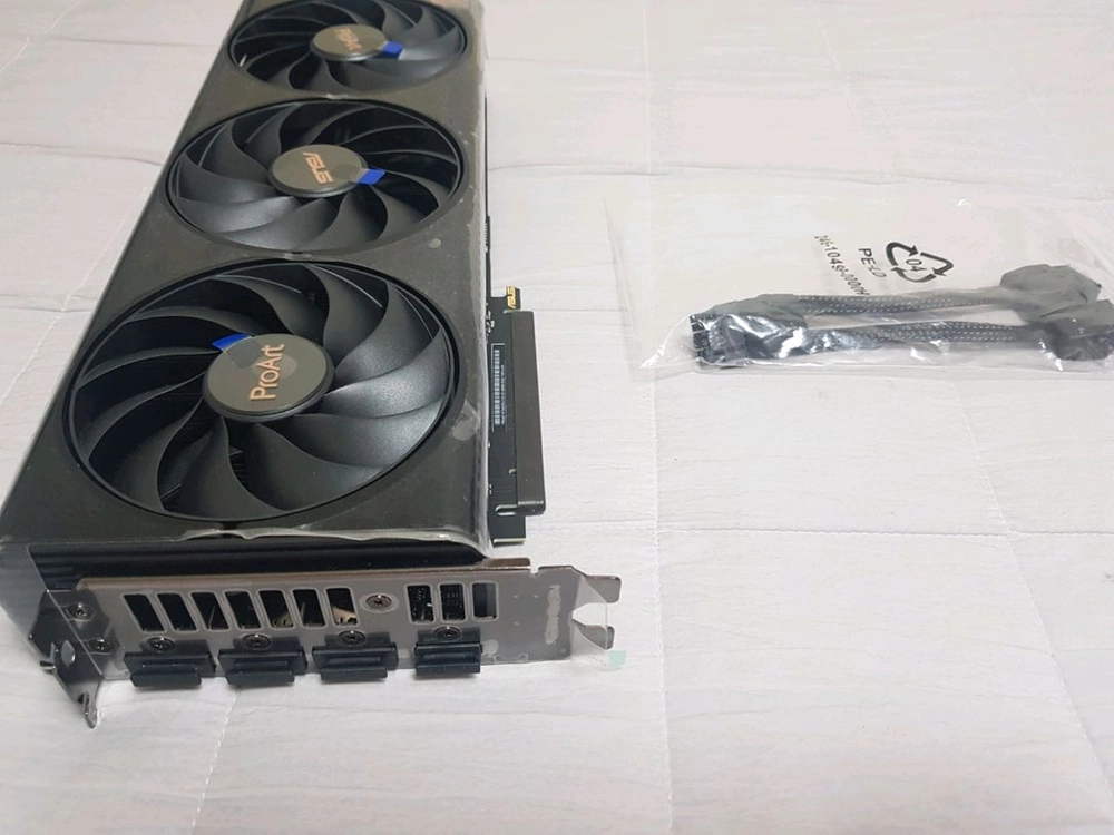 아수스 RTX 4070 SUPER PROART O12G 완전새거 박스는 없습니다 이미지